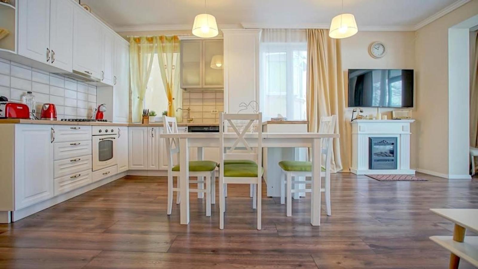 Central Maximus Apartment Brasov Luaran gambar