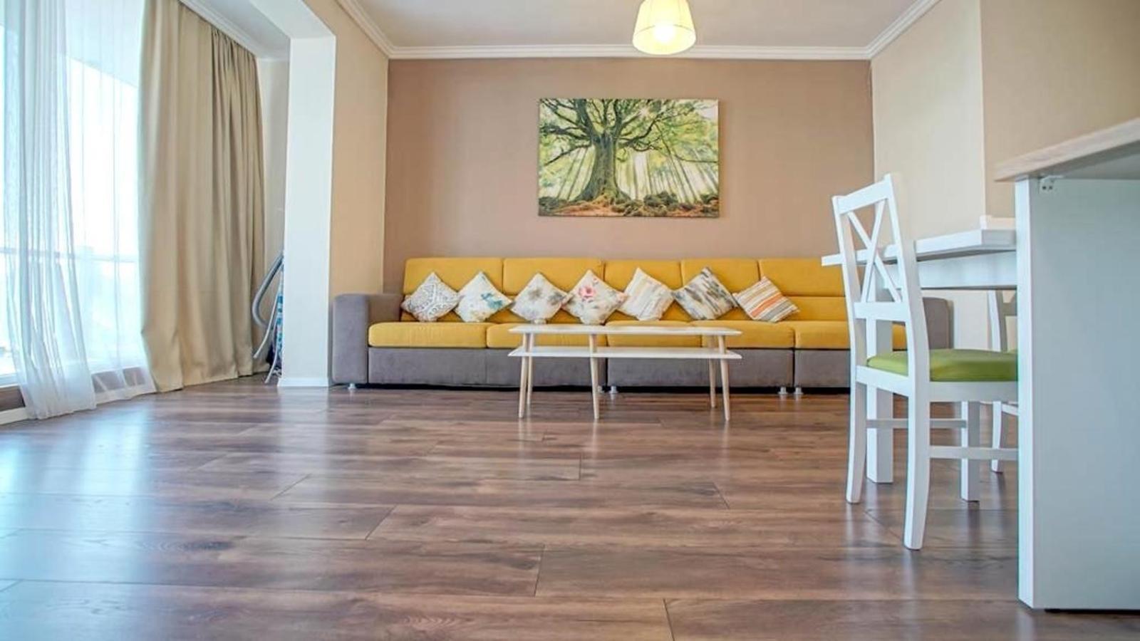 Central Maximus Apartment Brasov Luaran gambar
