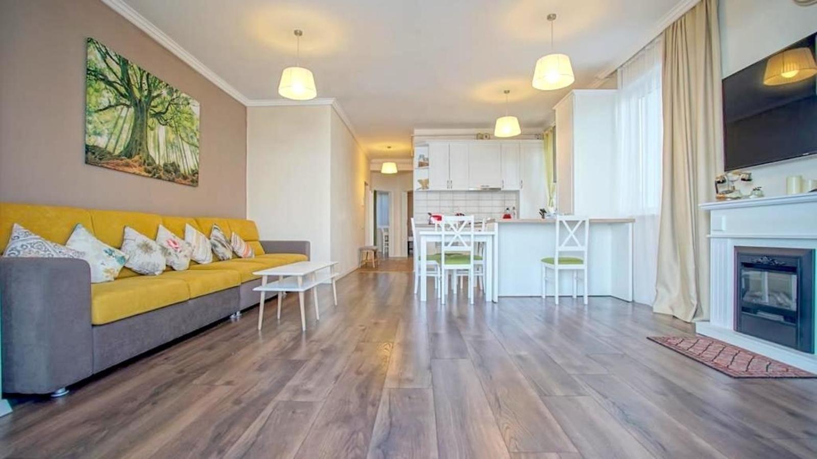 Central Maximus Apartment Brasov Luaran gambar
