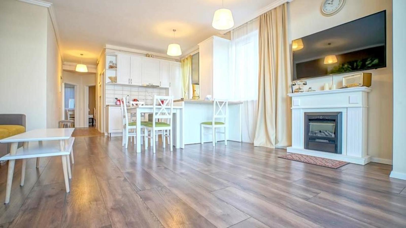 Central Maximus Apartment Brasov Luaran gambar